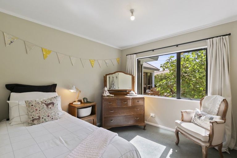Photo of property in 141 Woodman Drive, Tawa, Wellington, 5028