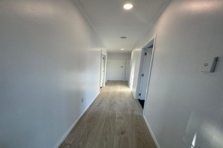 Photo of property in 51 Hallberry Road, Mangere East, Auckland, 2024