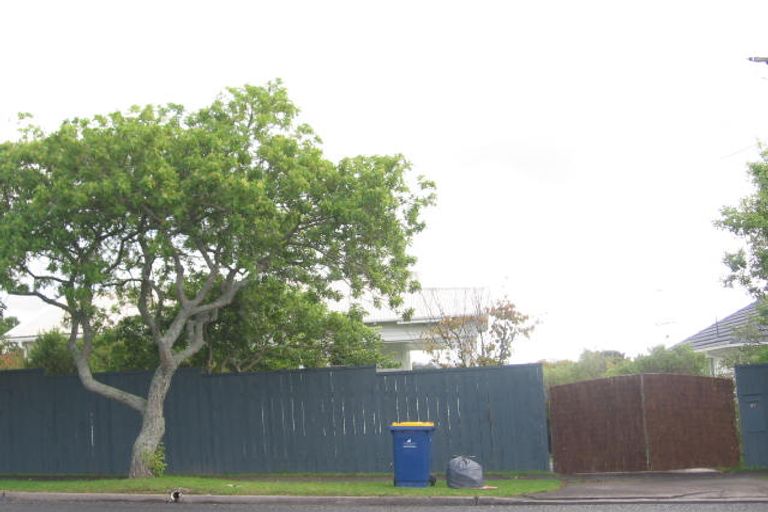 Photo of property in 45 Rosier Road, Glen Eden, Auckland, 0602