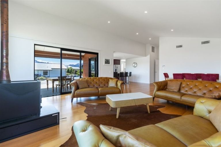 Photo of property in 20 Infinity Drive, Wanaka, 9305