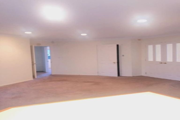 Photo of property in 3 John Brooke Crescent, East Tamaki Heights, Auckland, 2016