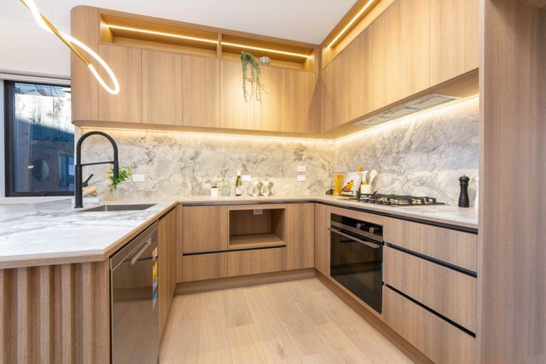 Photo of property in 4c Lyford Crescent, Sunnynook, Auckland, 0620