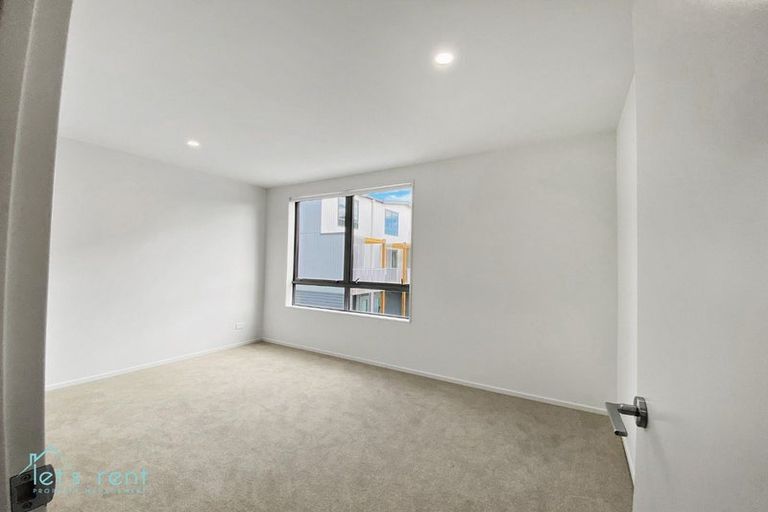 Photo of property in 588e Te Atatu Road, Te Atatu Peninsula, Auckland, 0610