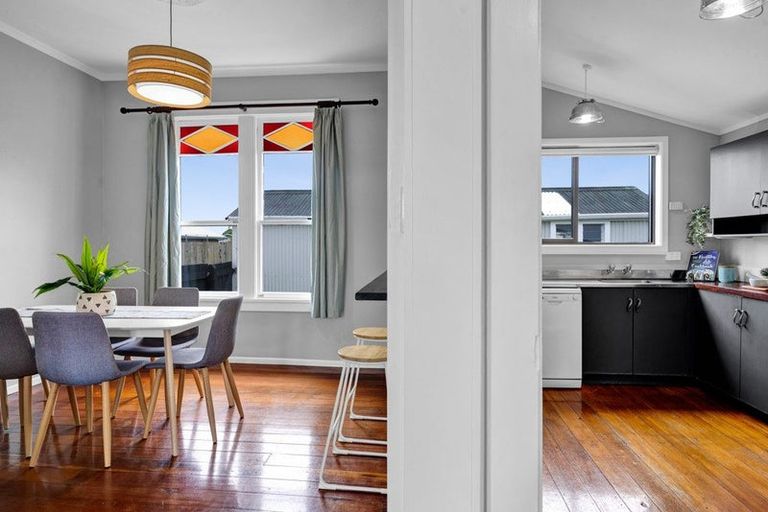 Photo of property in 16a Sunnyvale Street, Bell Block, New Plymouth, 4312
