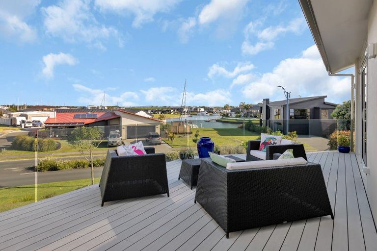 Photo of property in 28 Stace Hopper Drive, One Tree Point, 0118