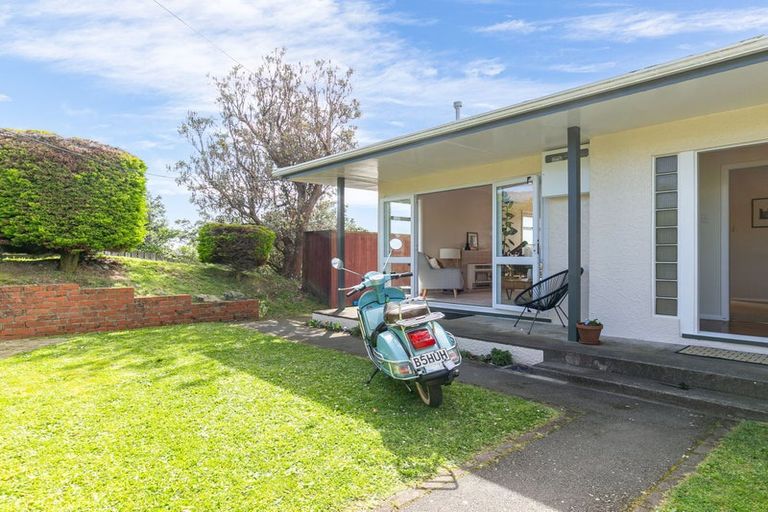 Photo of property in 73 View Road, Houghton Bay, Wellington, 6023