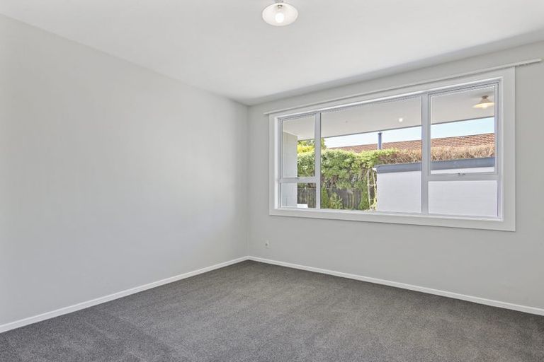 Photo of property in 1/17 Tyrone Street, Belfast, Christchurch, 8051