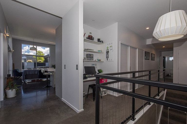 Photo of property in 48 Minaret Ridge, Wanaka, 9305