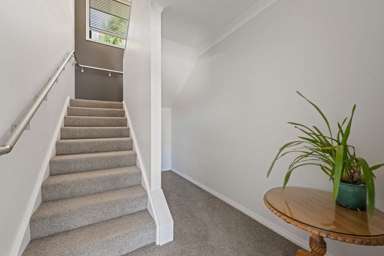 Photo of property in 6 West Terrace, Picton, 7220