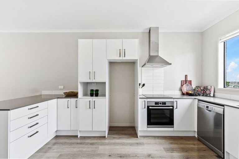 Photo of property in 7/6 Onekiritea Road, Hobsonville, Auckland, 0616