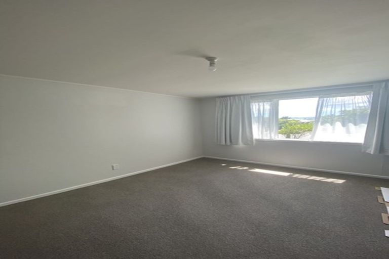 Photo of property in 15f1 Bloomsbury Grove, Newlands, Wellington, 6037