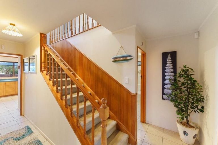 Photo of property in 128 Seaview Road, Paraparaumu Beach, Paraparaumu, 5032