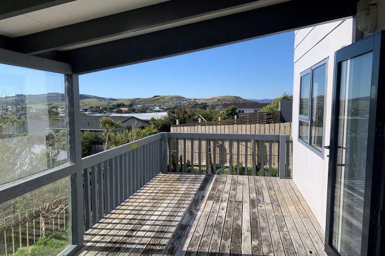 Photo of property in 14 Rice Crescent, Newlands, Wellington, 6037