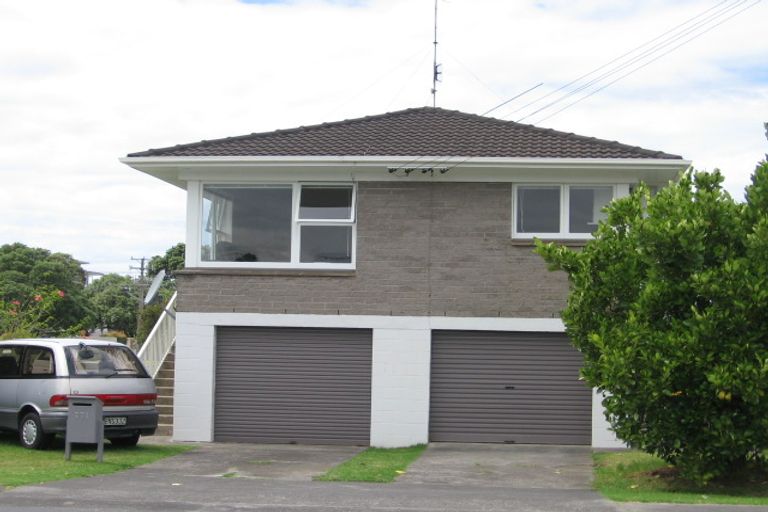 Photo of property in 1/771 Beach Road, Browns Bay, Auckland, 0630
