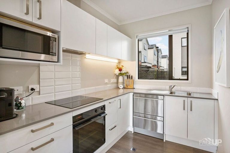 Photo of property in 19 Glidepath Road, Hobsonville, Auckland, 0616
