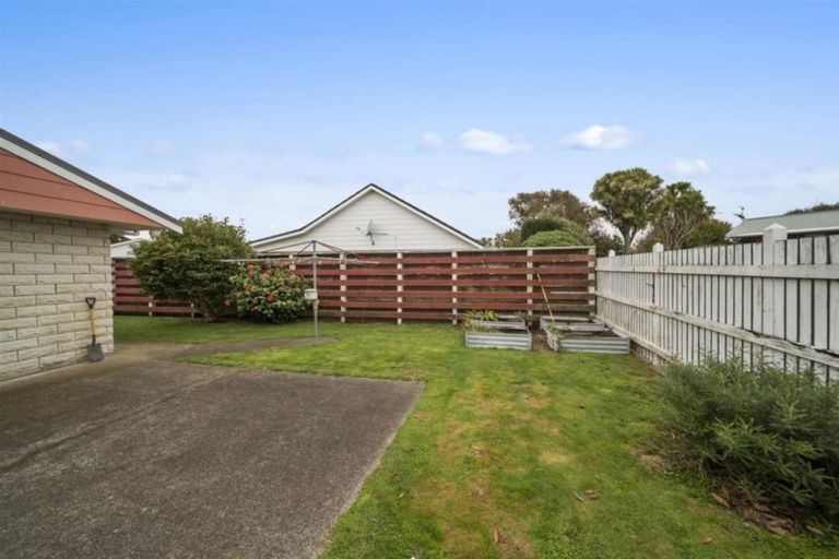Photo of property in 27 Kowhai Street, Hawera, 4610