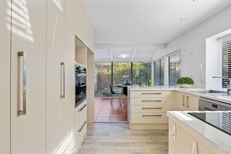 Photo of property in 10 Dulcie Place, Harewood, Christchurch, 8051