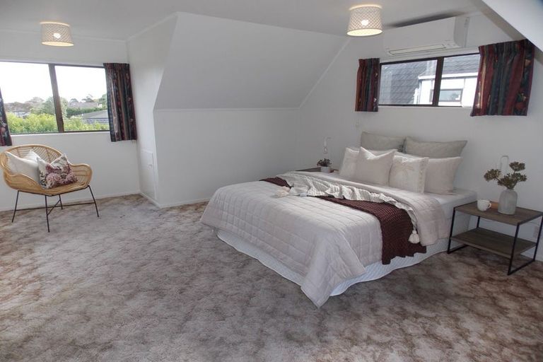 Photo of property in 16 Willowstream Grove, Cloverlea, Palmerston North, 4412