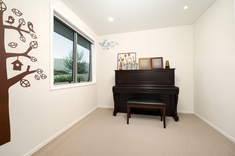 Photo of property in 79 Tiriwa Drive, Massey, Auckland, 0614