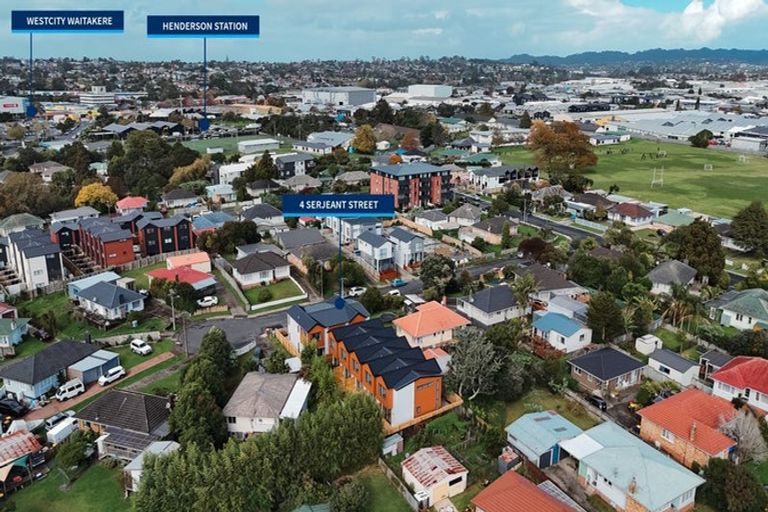 Photo of property in 4/4 Serjeant Street, Henderson, Auckland, 0612