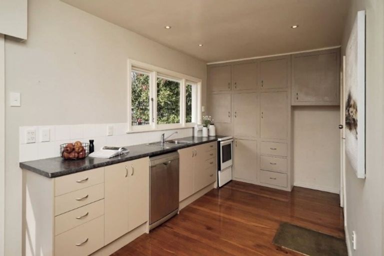 Photo of property in 420 Memorial Avenue, Burnside, Christchurch, 8053