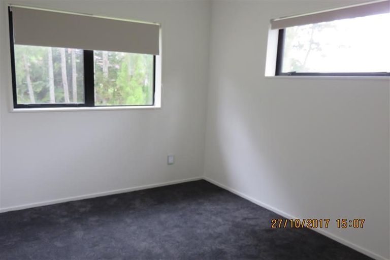 Photo of property in 5 Fernhaven Place, Massey, Auckland, 0614