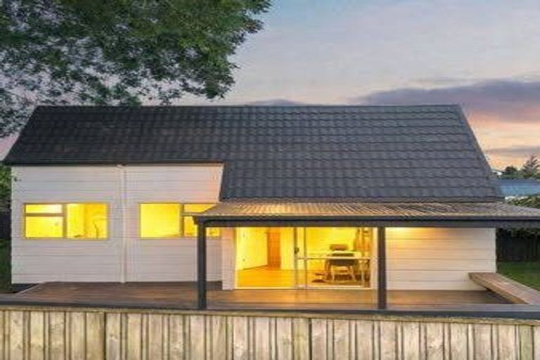 Photo of property in 19 Morrow Avenue, St Andrews, Hamilton, 3200