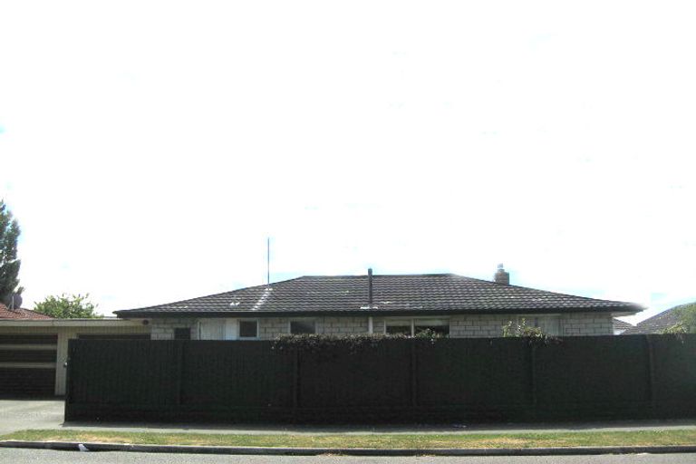 Photo of property in 2/15a Edgeware Road, St Albans, Christchurch, 8014