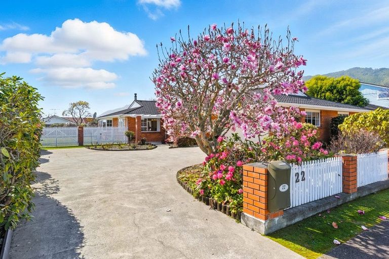 Photo of property in 22 Andrew Street, Waikanae, 5036