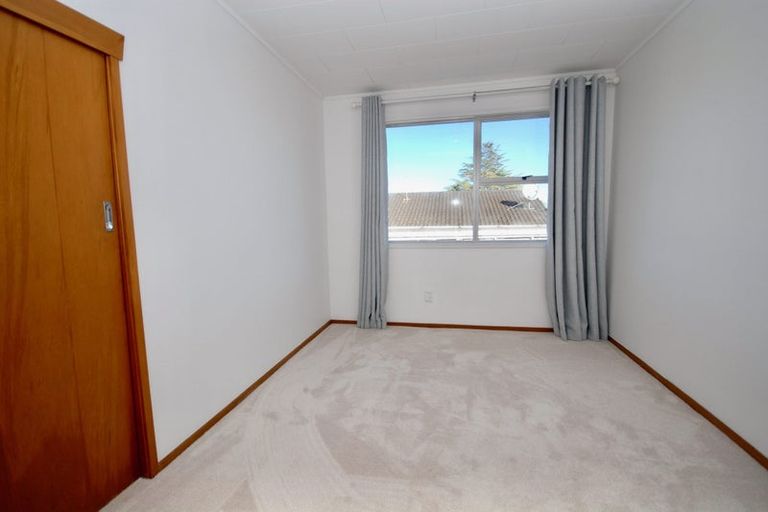 Photo of property in 84 Sycamore Drive, Sunnynook, Auckland, 0620