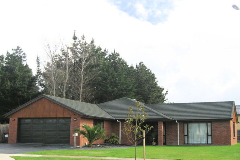 Photo of property in 22 San Priamo Place, Paraparaumu Beach, Paraparaumu, 5032