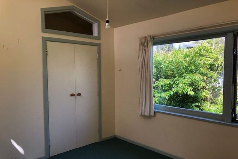 Photo of property in 160 Newlands Road, Newlands, Wellington, 6037