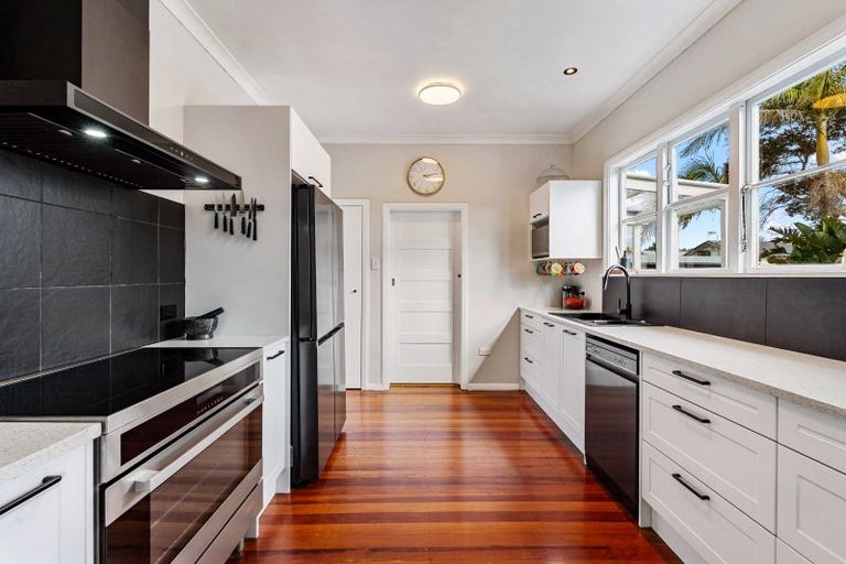 Photo of property in 235 Georges Drive, Napier South, Napier, 4110