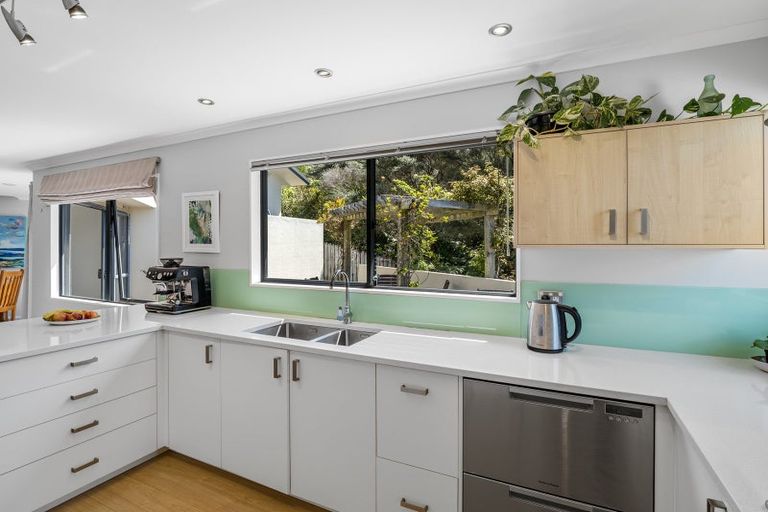 Photo of property in 15 Glenreagh Place, Torbay, Auckland, 0630