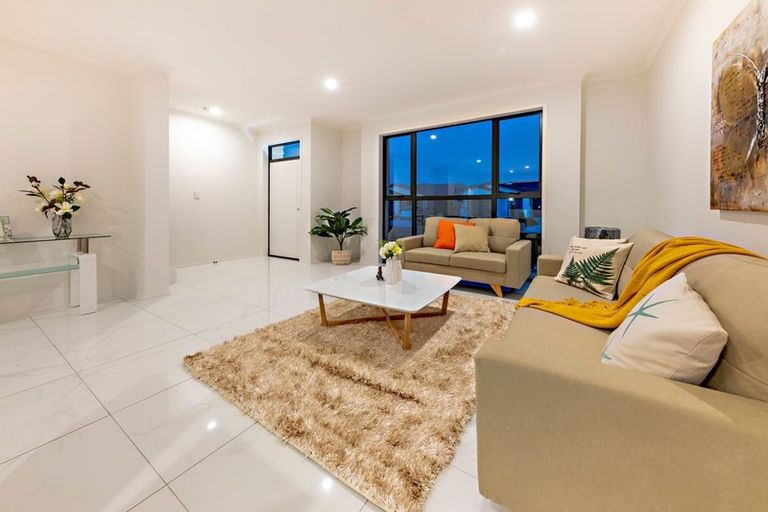 Photo of property in 22 Rere Close, Takanini, 2112