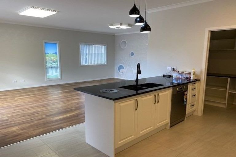 Photo of property in 27 Ruru Street, Cambridge, 3434