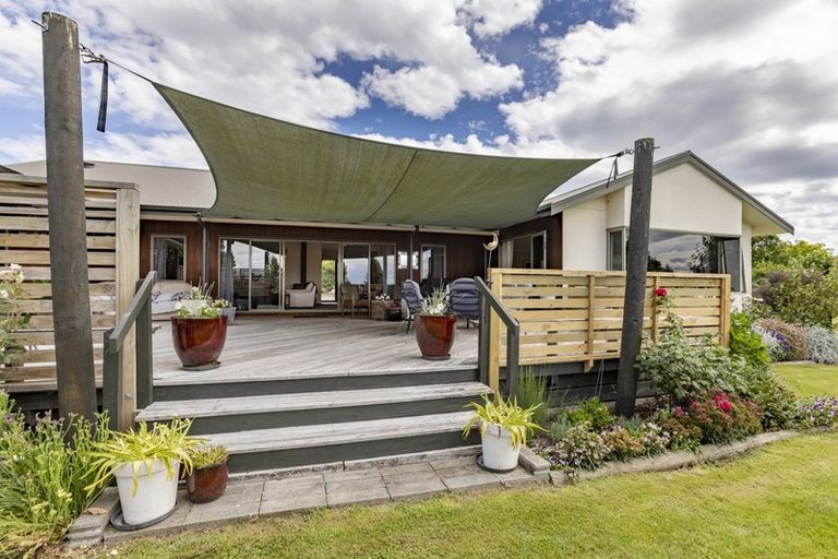 Photo of property in 346 Porangahau Road, Waipukurau, 4282