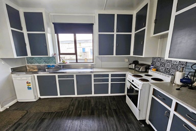 Photo of property in 4 Main Road, Clinton, 9534