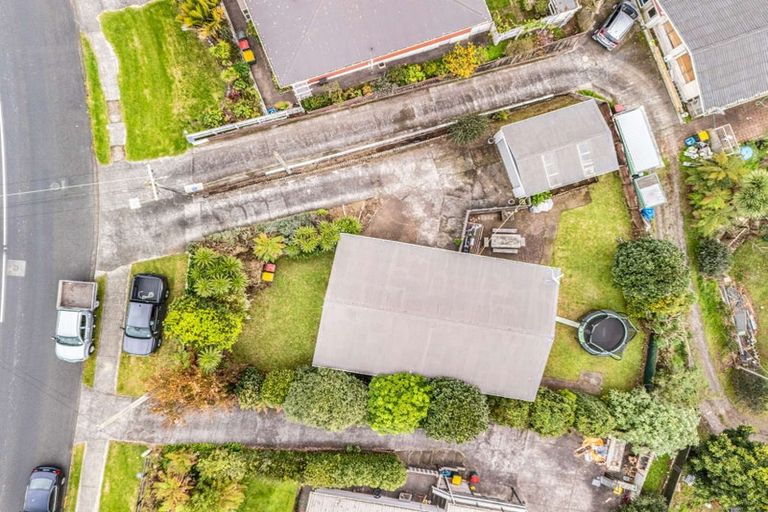 Photo of property in 42 Omata Road, Marfell, New Plymouth, 4310