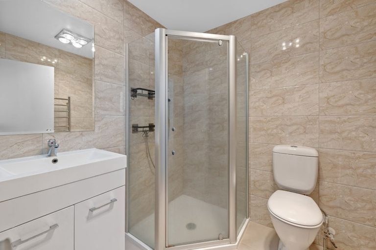 Photo of property in 15 Hoiho Road, Pukekohe, 2120