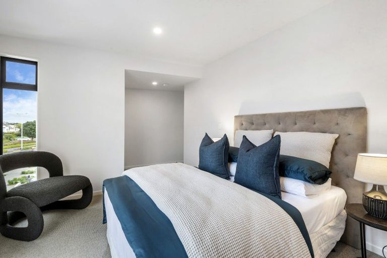 Photo of property in 79 Bearing Parade, Long Bay, Auckland, 0630
