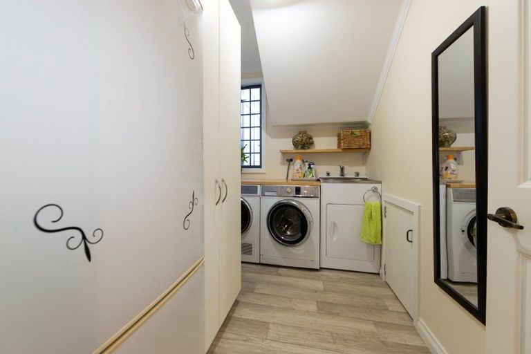 Photo of property in 38 Kensington Drive, Taradale, Napier, 4112