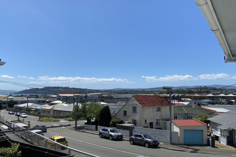 Photo of property in 34 Queens Drive, Kilbirnie, Wellington, 6022