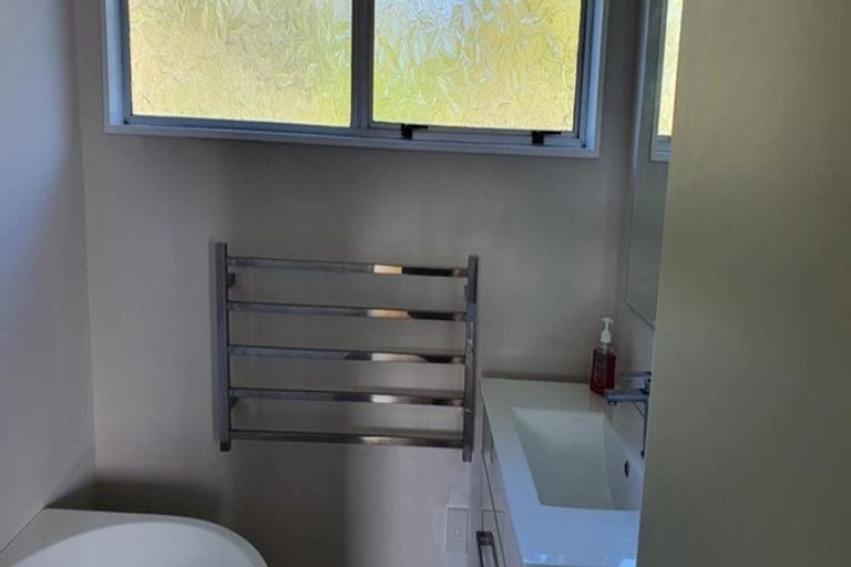 Photo of property in 50 Aniseed Grove, Timberlea, Upper Hutt, 5018