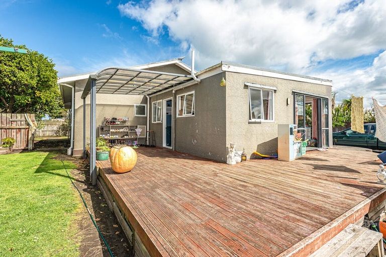 Photo of property in 34 Polson Street, Castlecliff, Whanganui, 4501