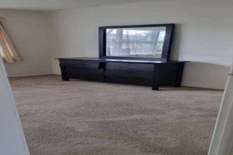 Photo of property in 85 Lincoln Road, Henderson, Auckland, 0610
