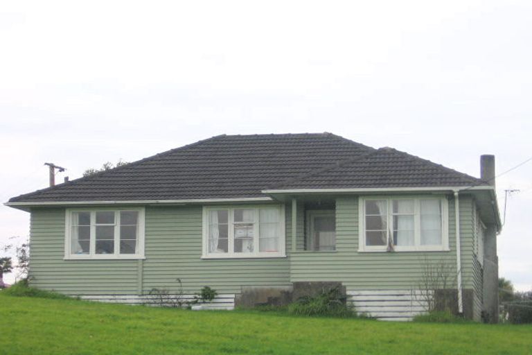 Photo of property in 217 Don Buck Road, Massey, Auckland, 0614