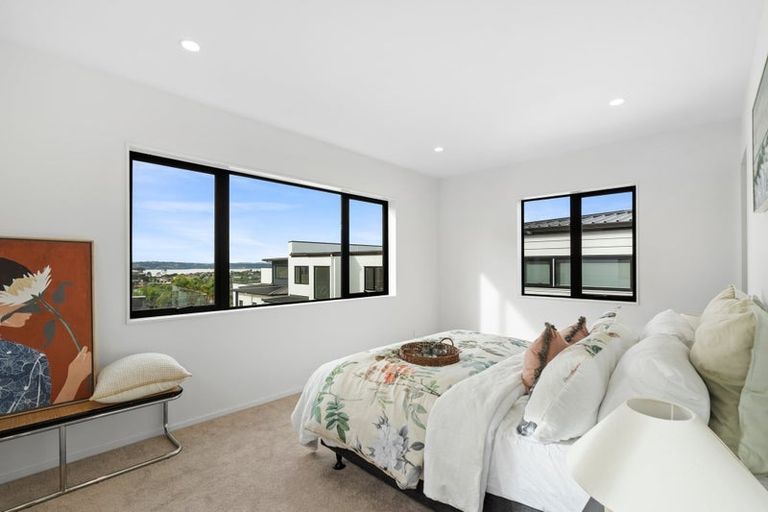Photo of property in 6/90 Picasso Drive, West Harbour, Auckland, 0618