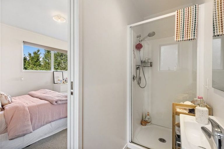 Photo of property in 312 Birdwood Road, Massey, Auckland, 0614