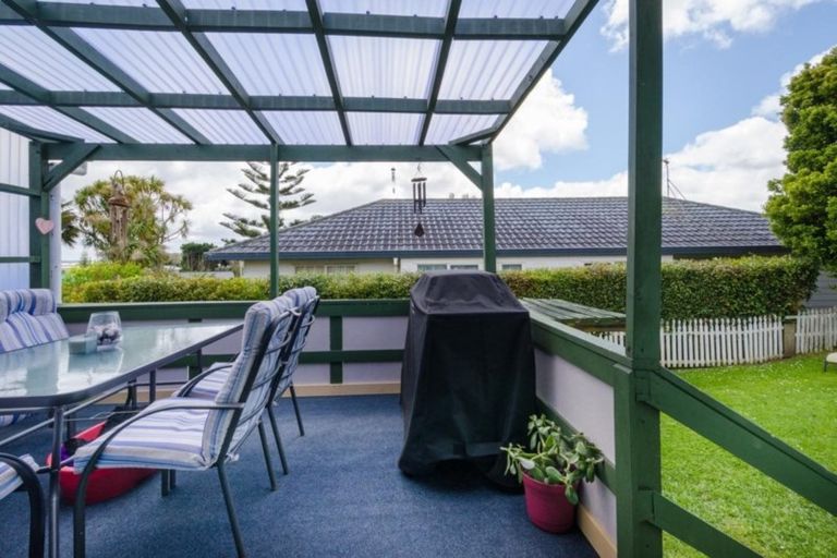 Photo of property in 2/37 Rosier Road, Glen Eden, Auckland, 0602